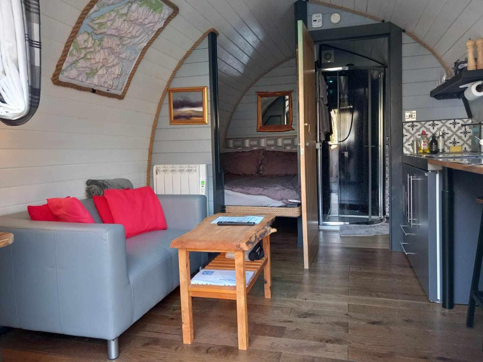Riverside Pod, West Highland Way Holidays キンロックリーバン エクステリア 写真