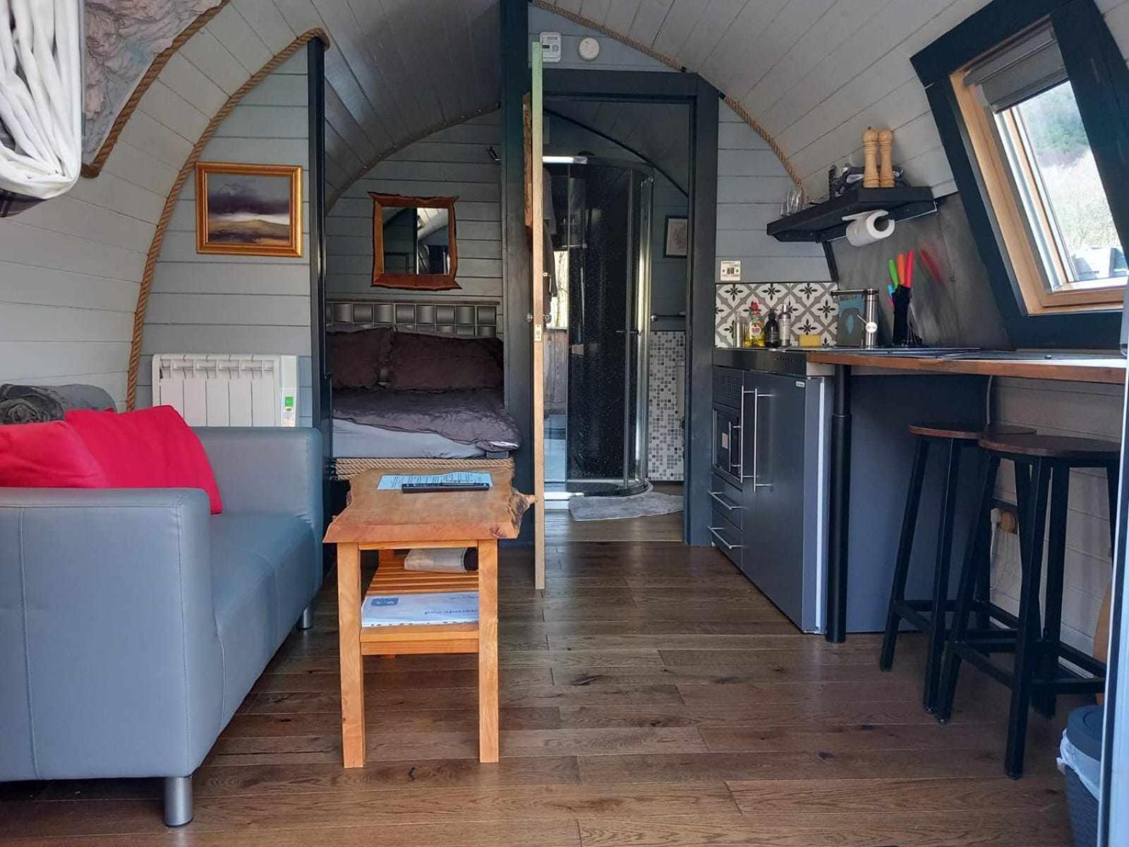 Riverside Pod, West Highland Way Holidays キンロックリーバン エクステリア 写真