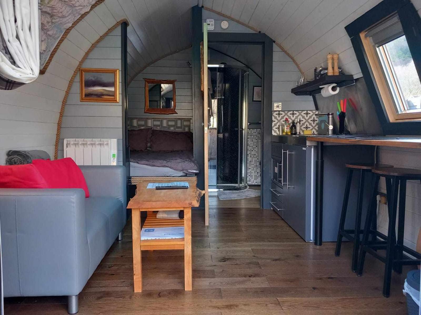 Riverside Pod, West Highland Way Holidays キンロックリーバン エクステリア 写真