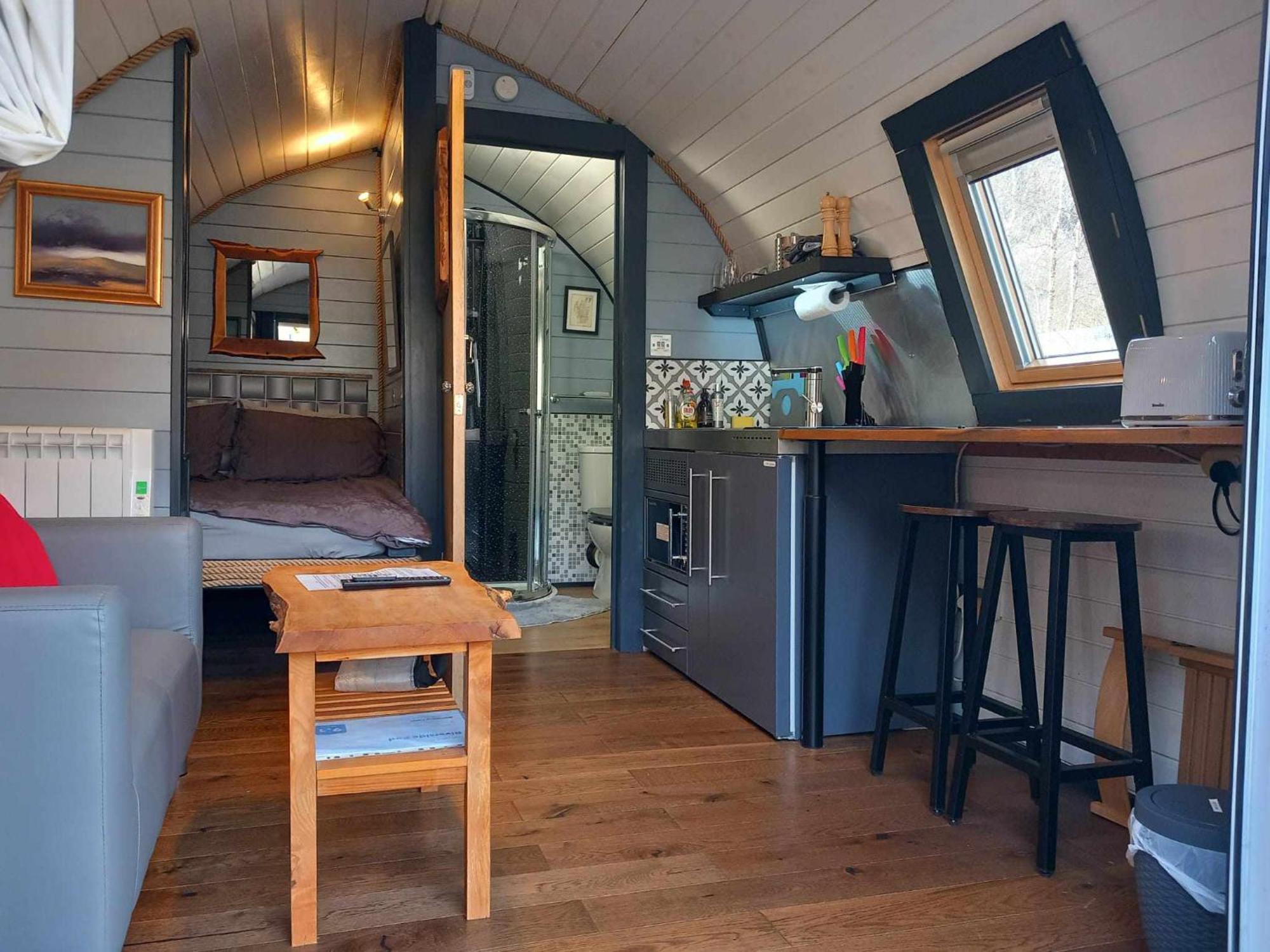 Riverside Pod, West Highland Way Holidays キンロックリーバン エクステリア 写真