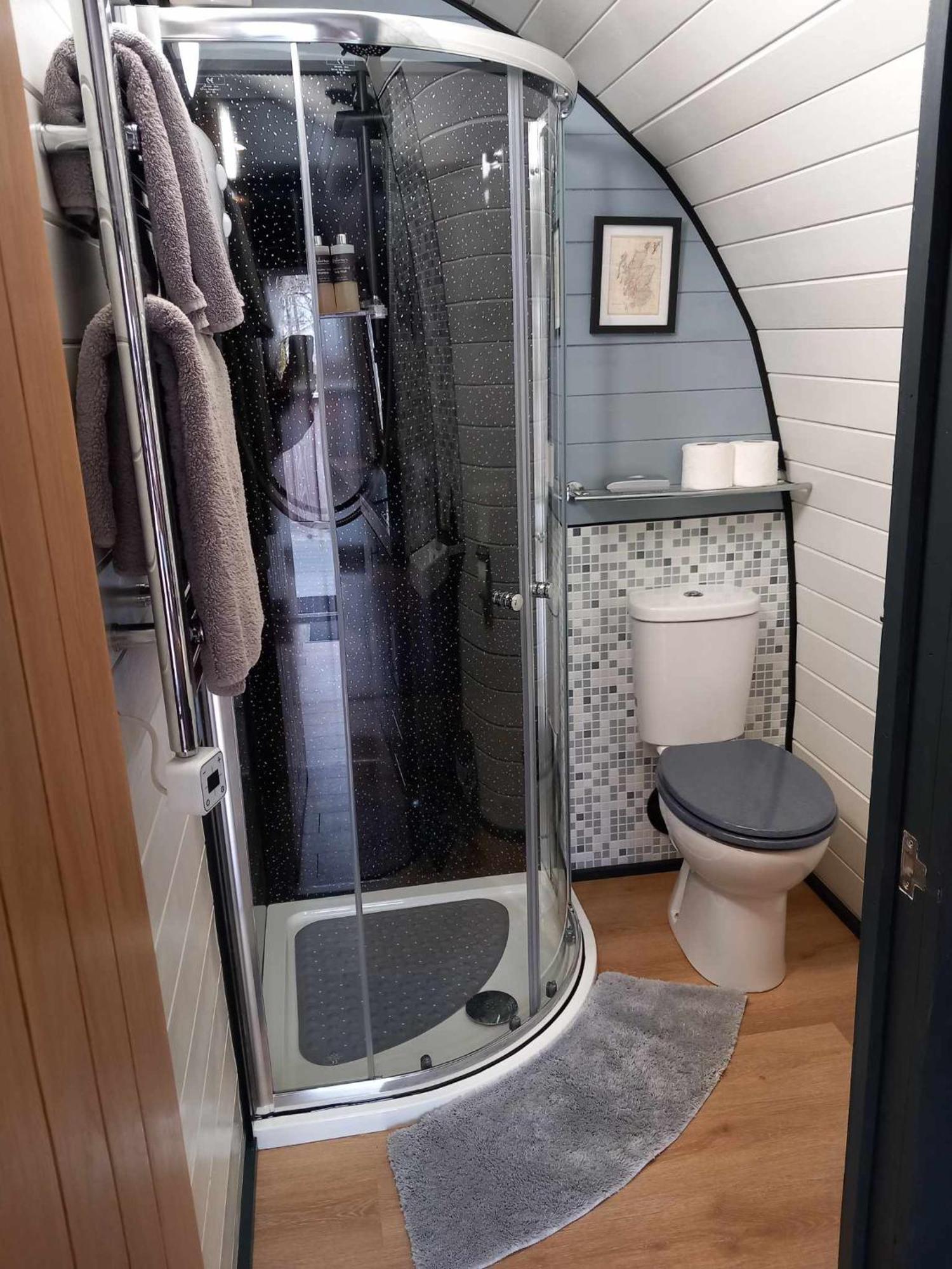 Riverside Pod, West Highland Way Holidays キンロックリーバン エクステリア 写真